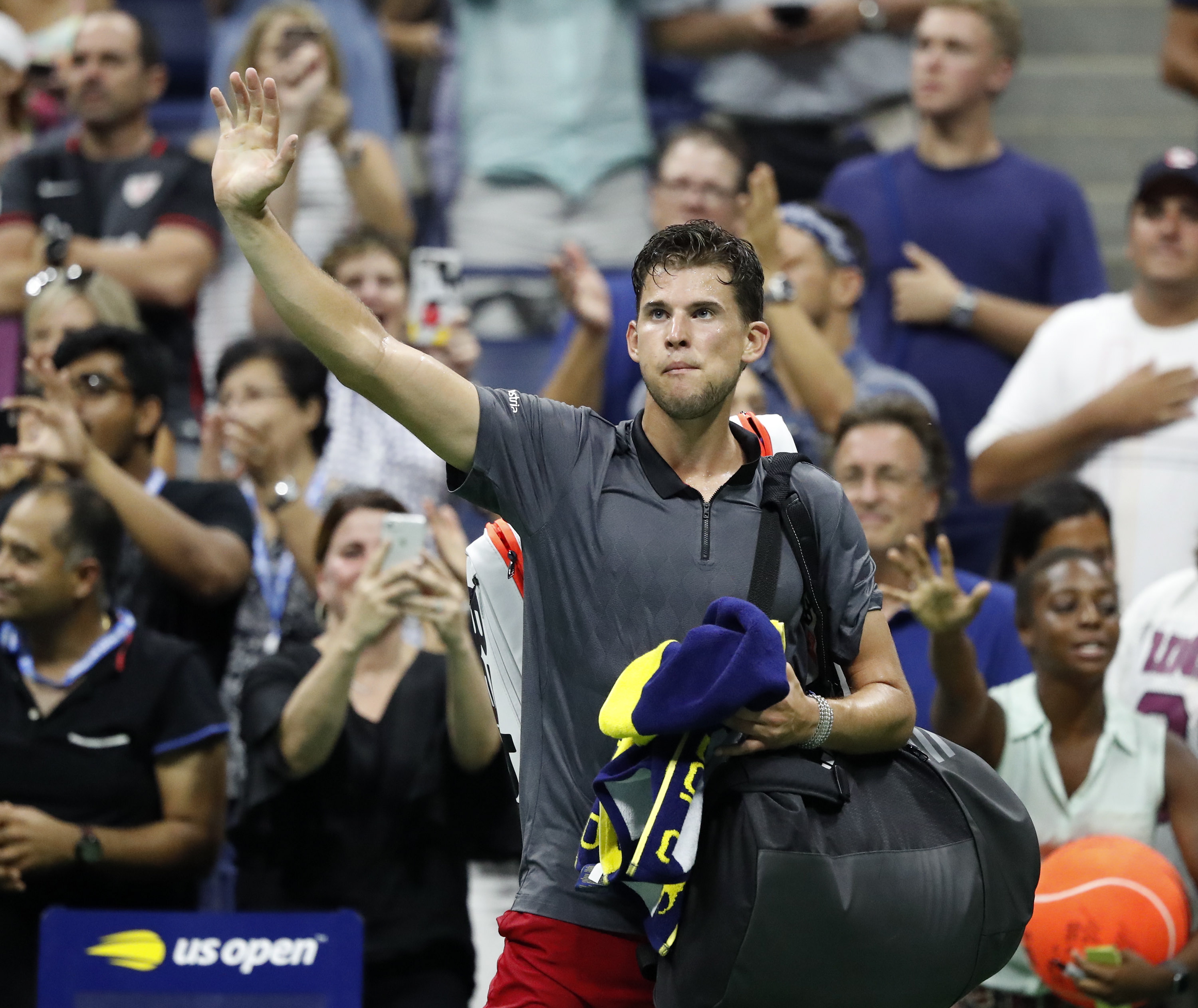 阿贾克斯惊险逆转,成功晋级四强 阿贾克斯惊险逆转,成功晋级四强