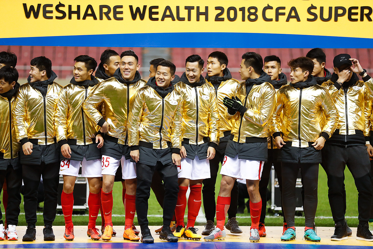 每个球队都力求全力以赴,争夺比赛胜利 每个球队都力求全力以赴,争夺比赛胜利