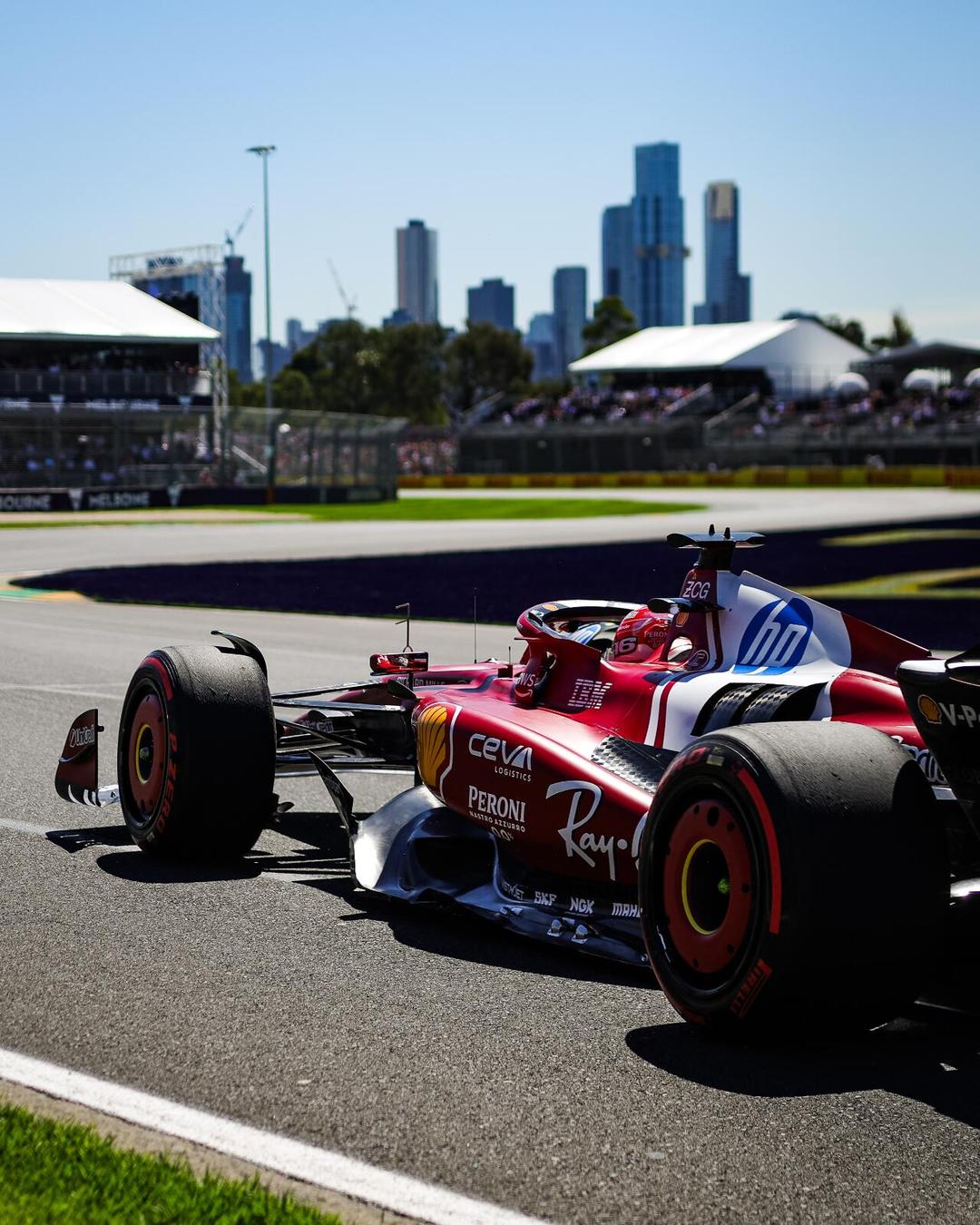 包含索伯车队翻盘红牛二队,拉塞尔点燃赛场的词条 包含索伯车队翻盘红牛二队,拉塞尔点燃赛场的词条