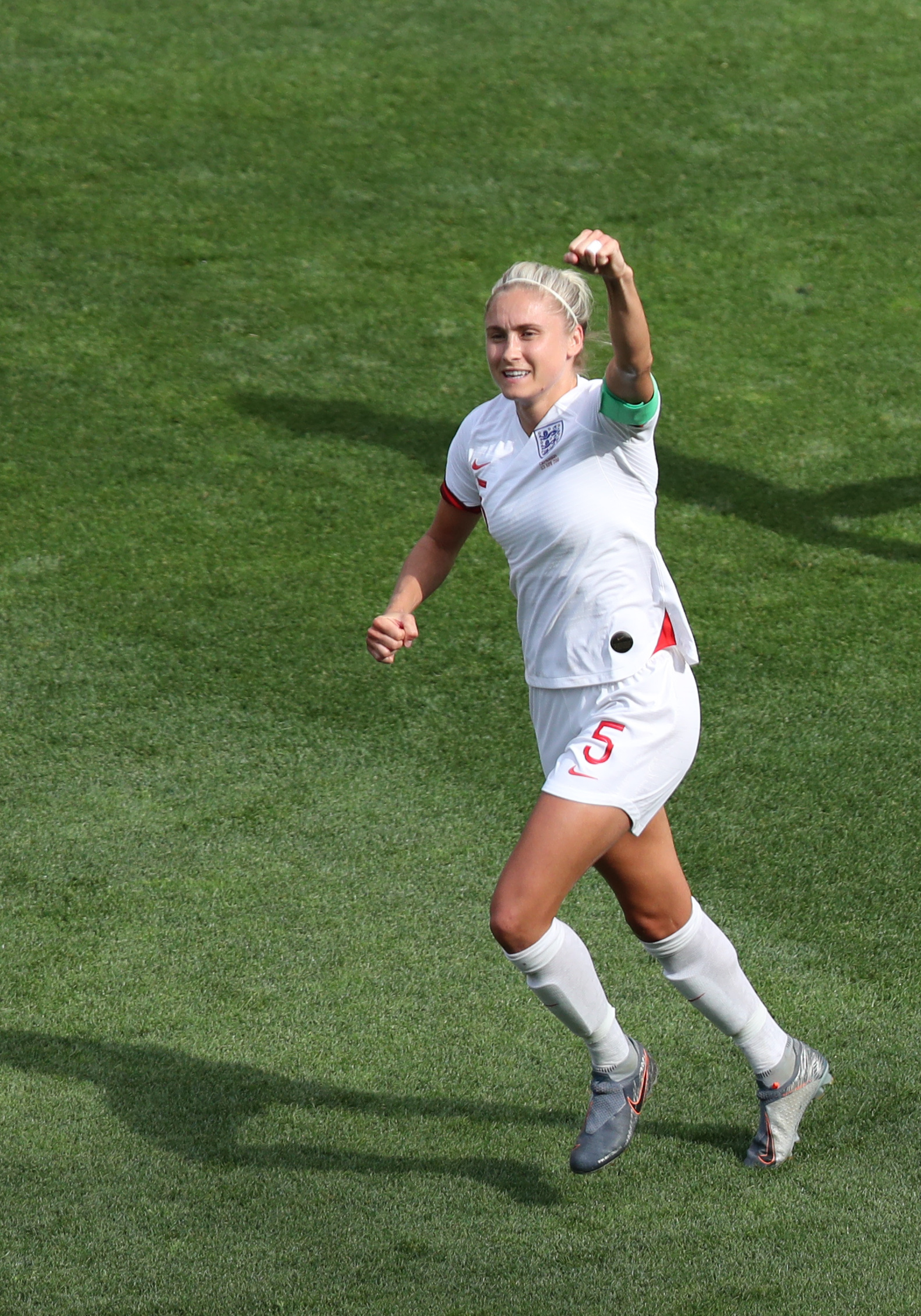 瓦朗谢纳阵地牢固,成功守住三分 瓦朗谢纳阵地牢固,成功守住三分