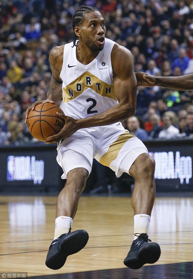 猛龙力克广东队，麦科勒姆点燃赛场