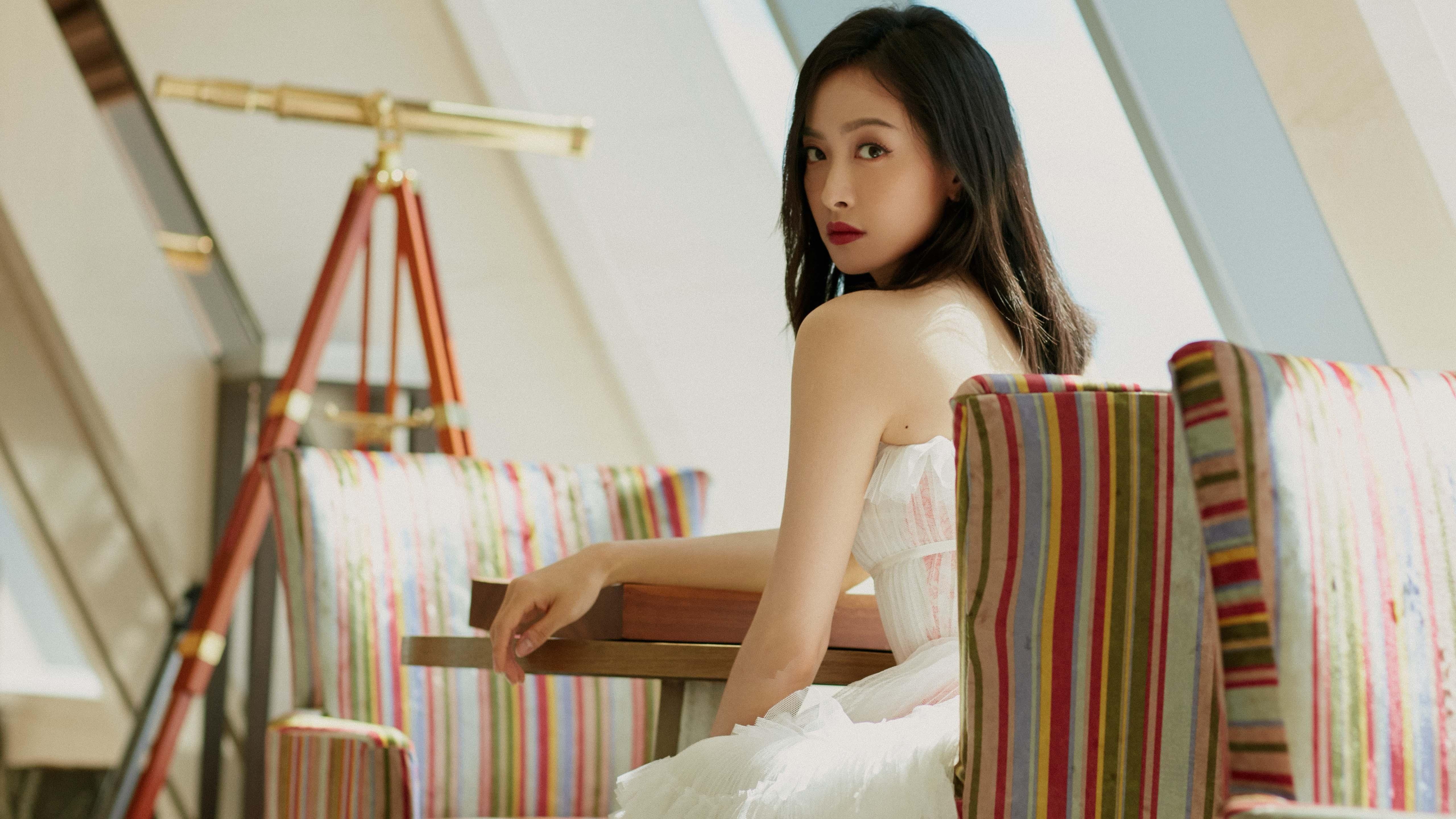 绿潮淹没冰封王座，黄蜂的团队风暴击溃森林狼天赋长城