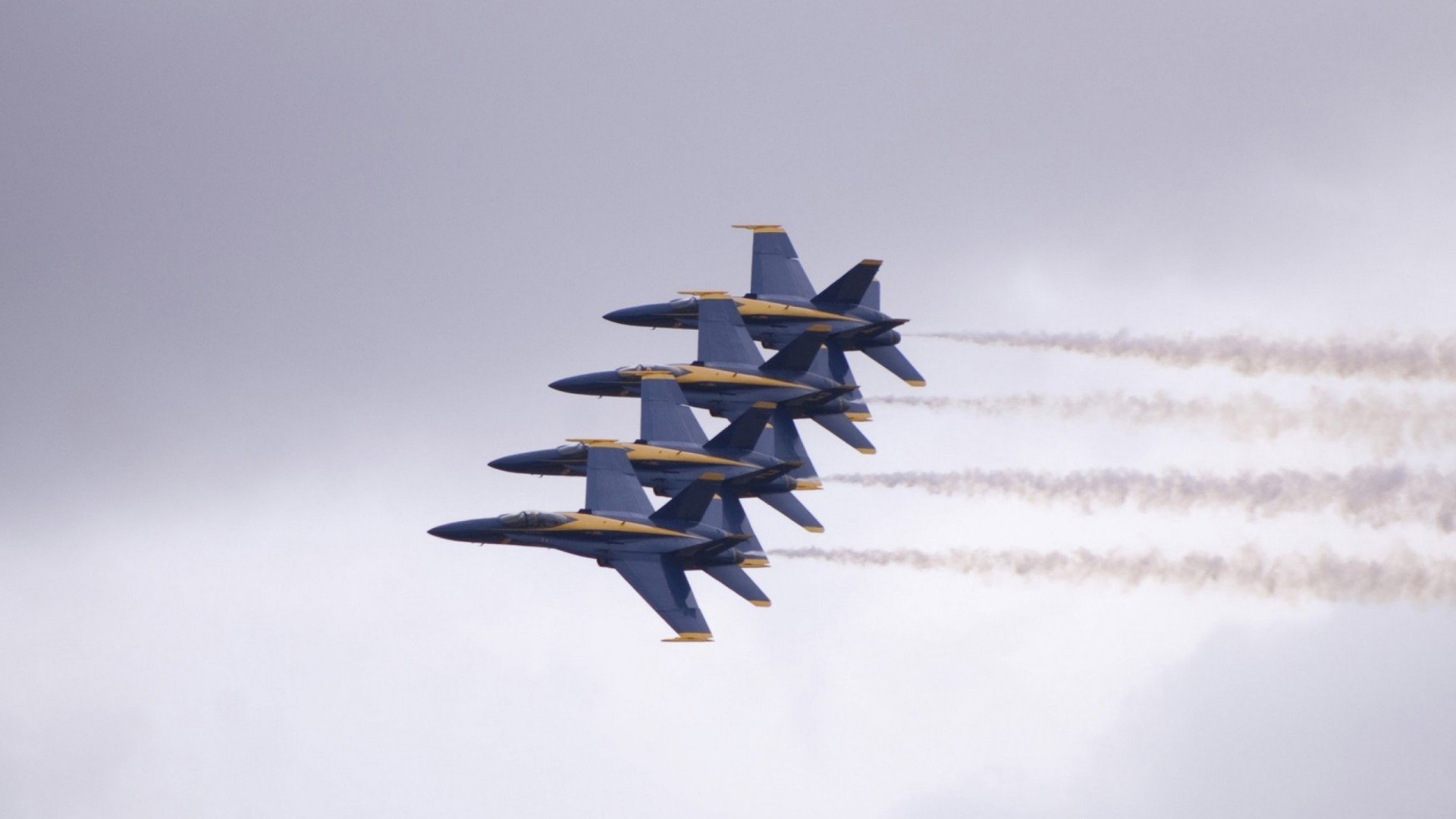 钢铁蓝桥的战术密码，如何在一场欧冠决赛中封锁安哥拉